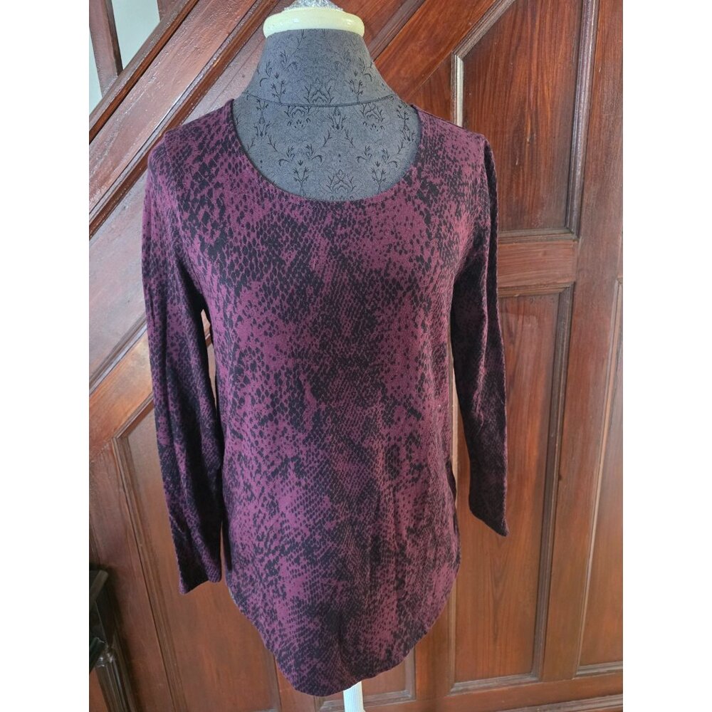 Chicos Snake Print Soft Pullover Tunic Top in Magenta & Black Small